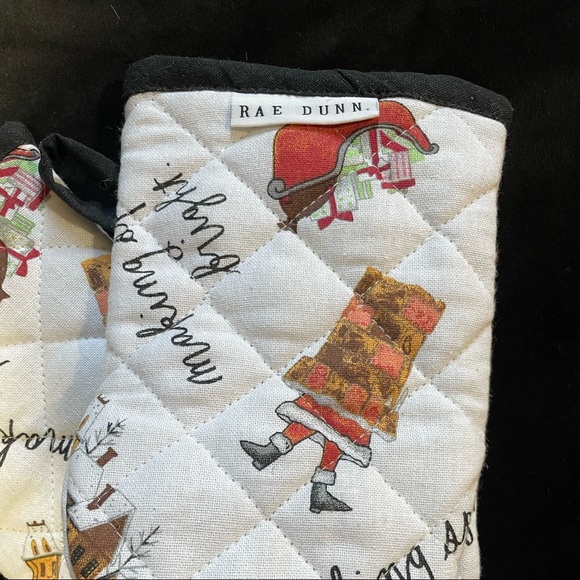 Rae Dunn Oven Mitts - Picture 3 of 6